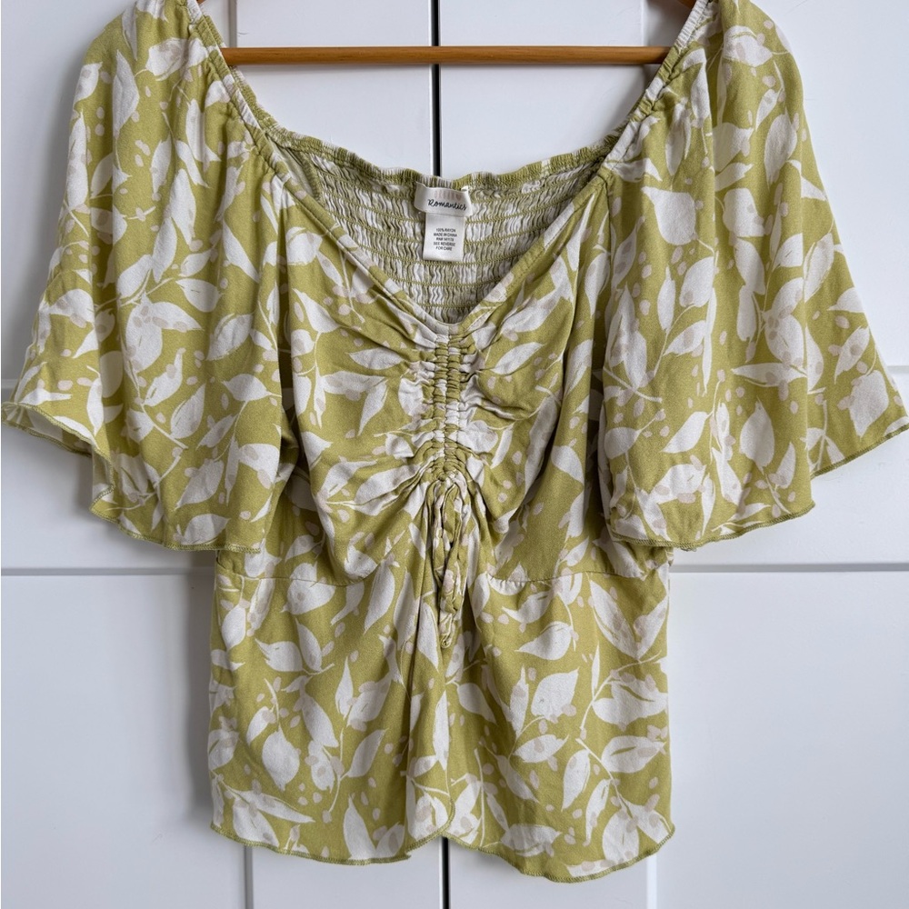 URBAN Romantics Leafy Green and White Crop Top